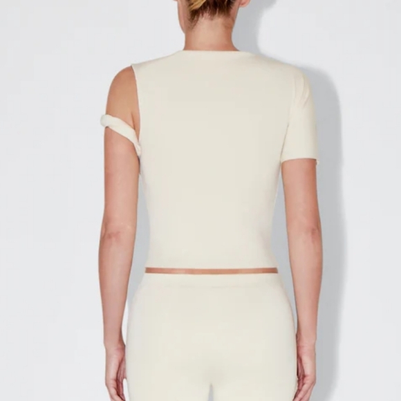 K. Jenner Knotted Sleeve Top NWT - Picture 13 of 13